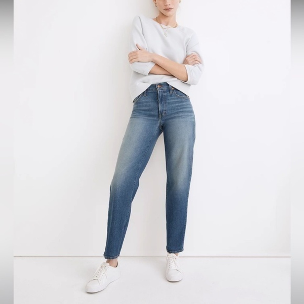 Madewell The Mid-Rise Perfect Vintage Straight Jean in Marchman Wash Size 24